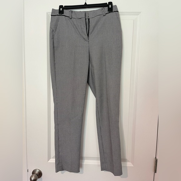 White House Black Market - Picture 1 of 3